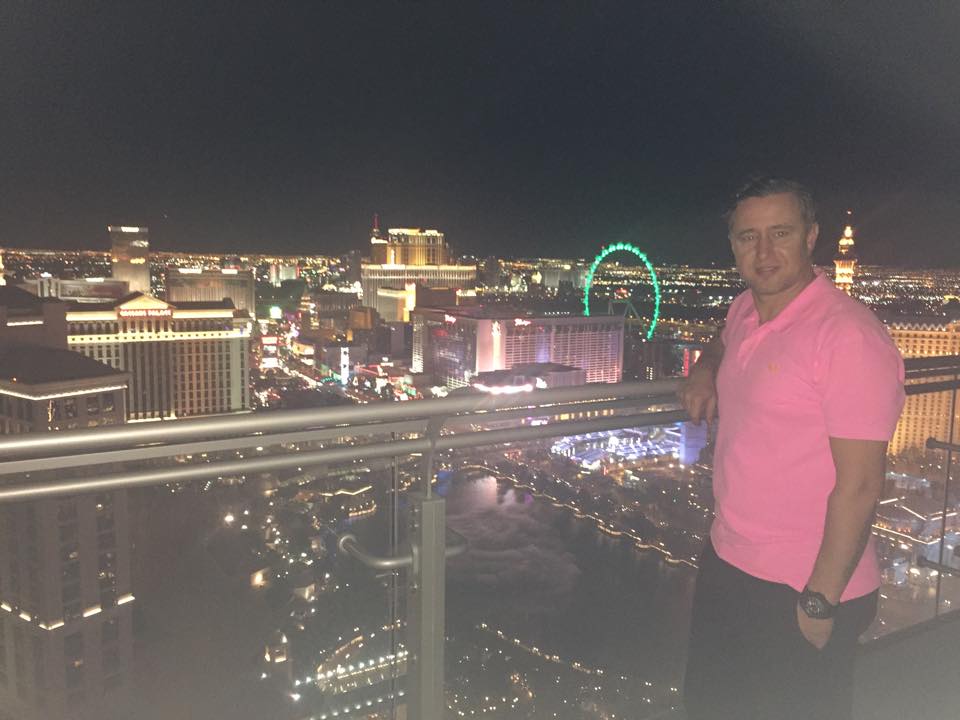 Reghe se distrează în Las Vegas: "Mă uit la el ca la un soare!" / FOTO