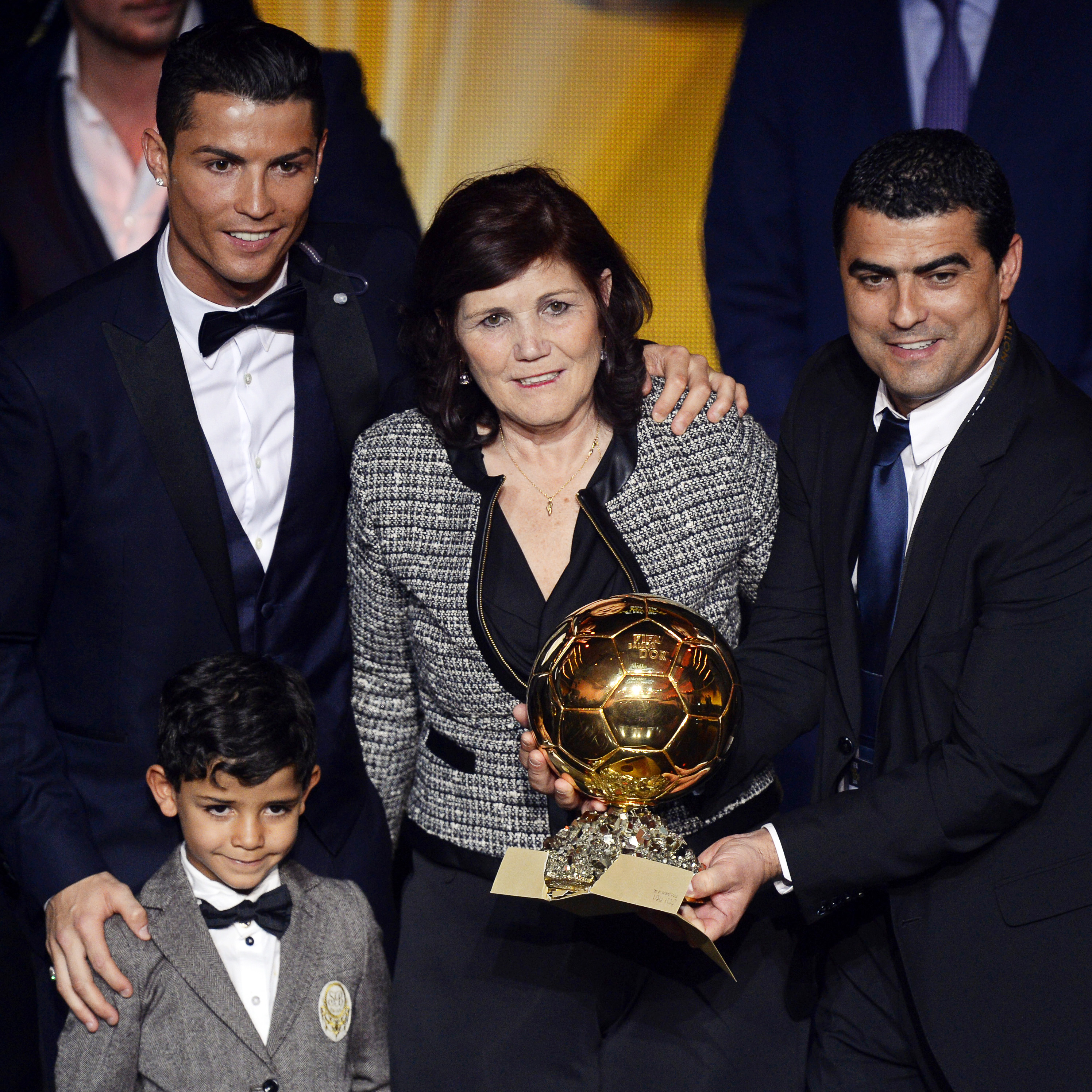 Ronaldo a câștigat ”Balonul de aur”, Sergio Ramos e ”Balonul eleganței”. Ce spun hairstyliștii și visagiștii!
