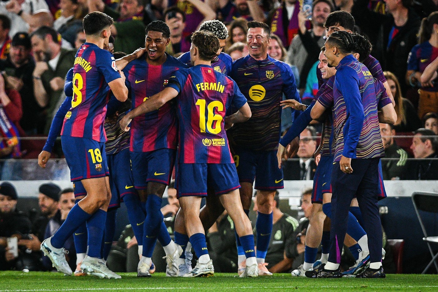 Barcelona este campioana Spaniei după victoria clară în fața marii rivale Real Madrid