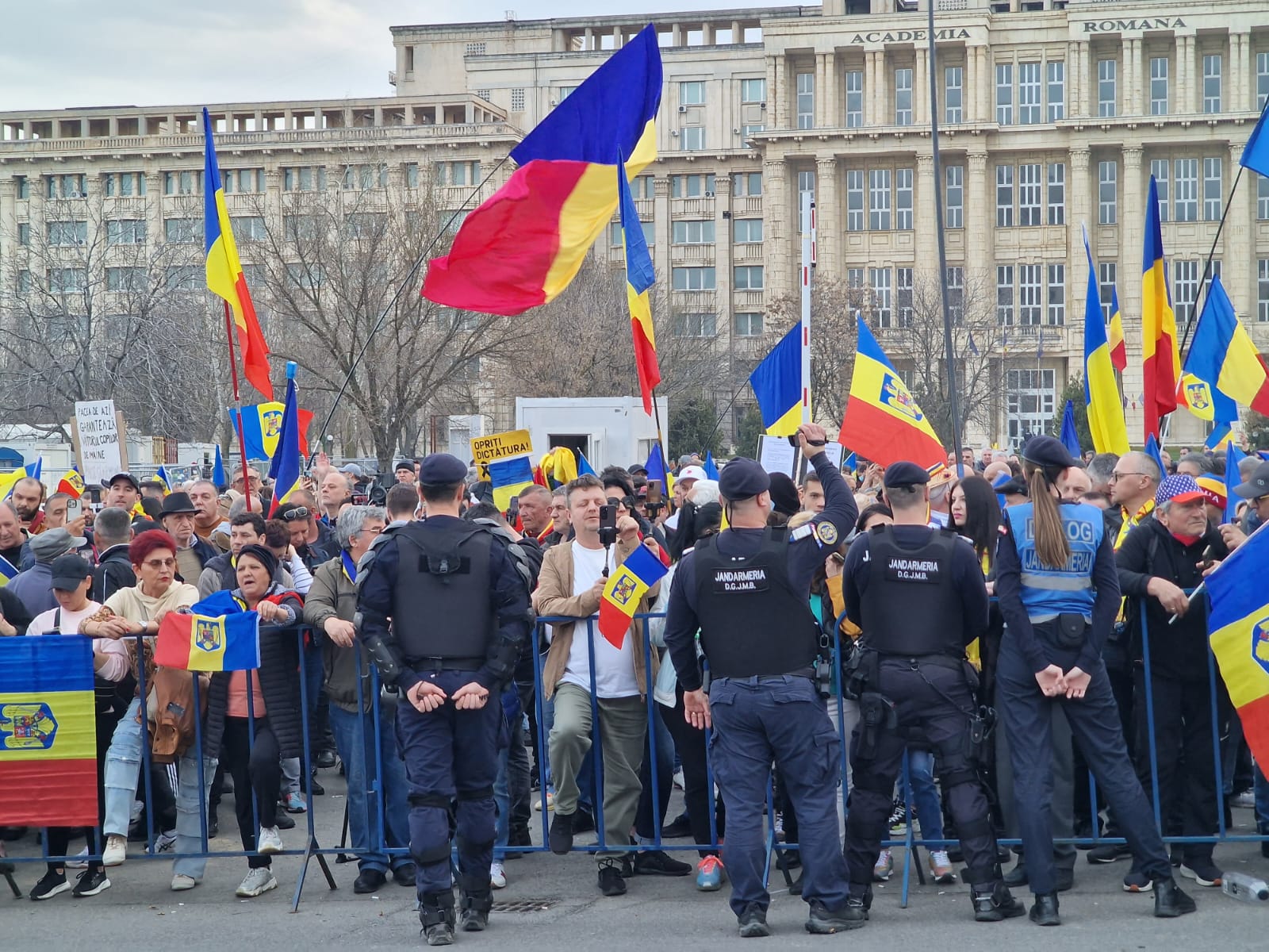 Susținătorii lui Călin Georgescu au fost în fața CCR. Curtea i-a respins contestația, nu mai are nicio șansă de a candida