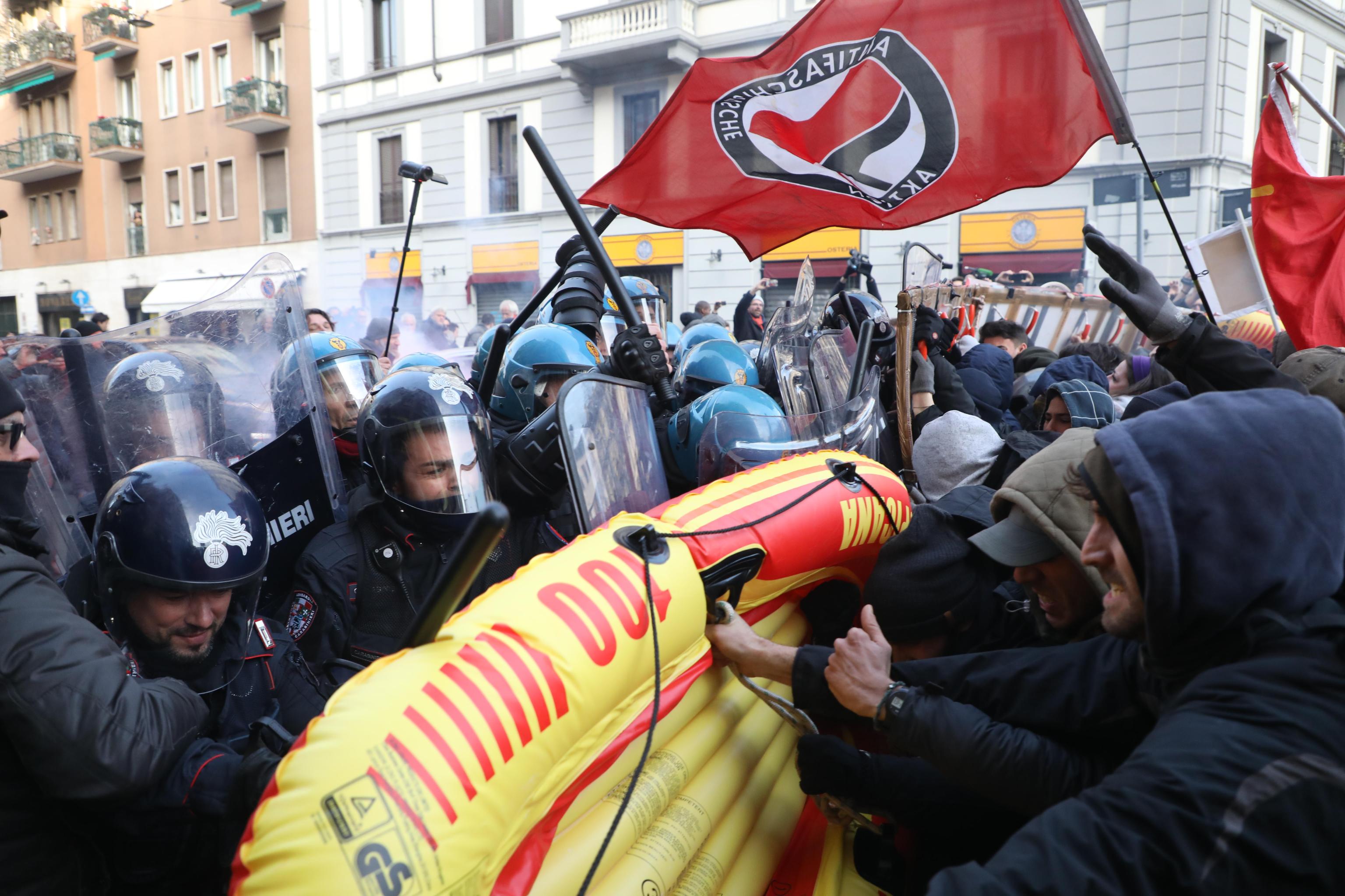 FOTO | Violențe în Italia înainte alegerile parlamentare