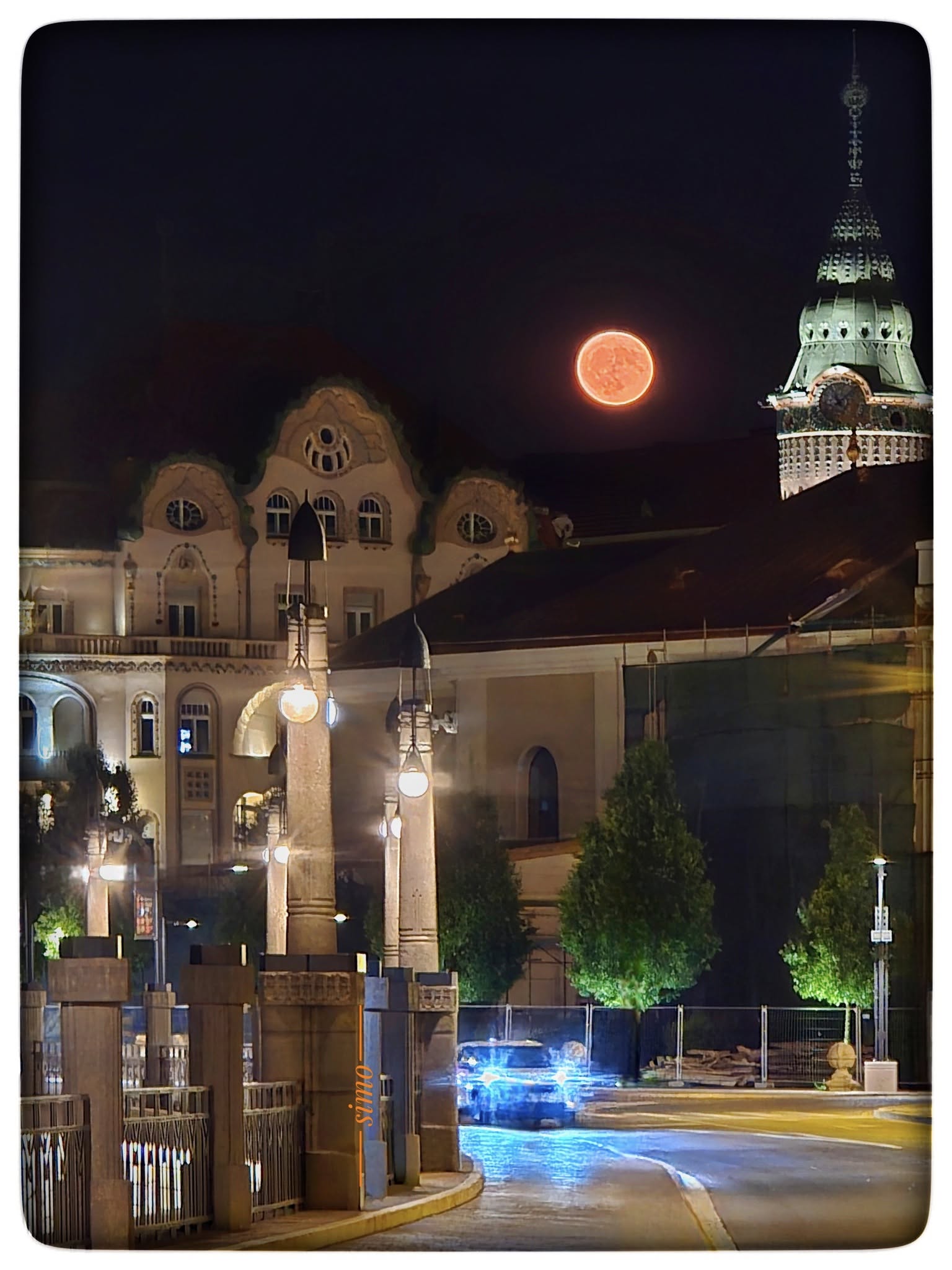 Cum s-a văzut „Luna Căpșună” pe cerul României. Imaginile impresionante din toată țara