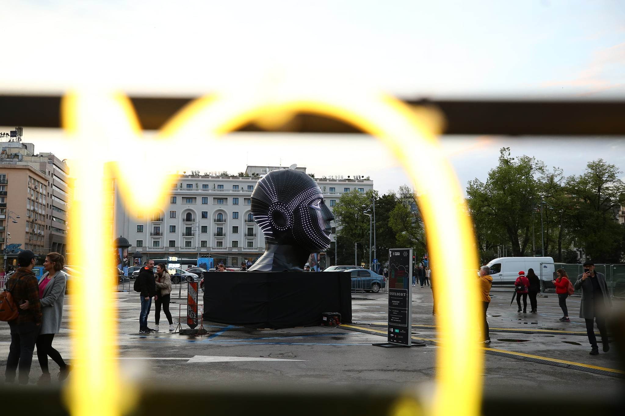 Spotlight 2023. Imagini spectaculoase surprinse pe Calea Victoriei de la festivalul luminilor