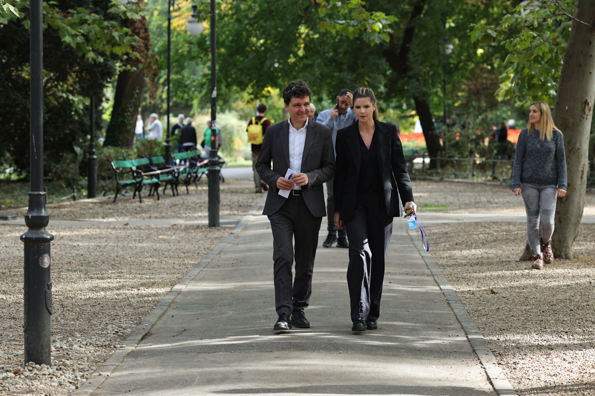 FOTO. Locurile de joacă pentru copii din Parcul Cișmigiu au fost modernizate. Noutatea: zonă specială pentru persoanele cu dizabilități