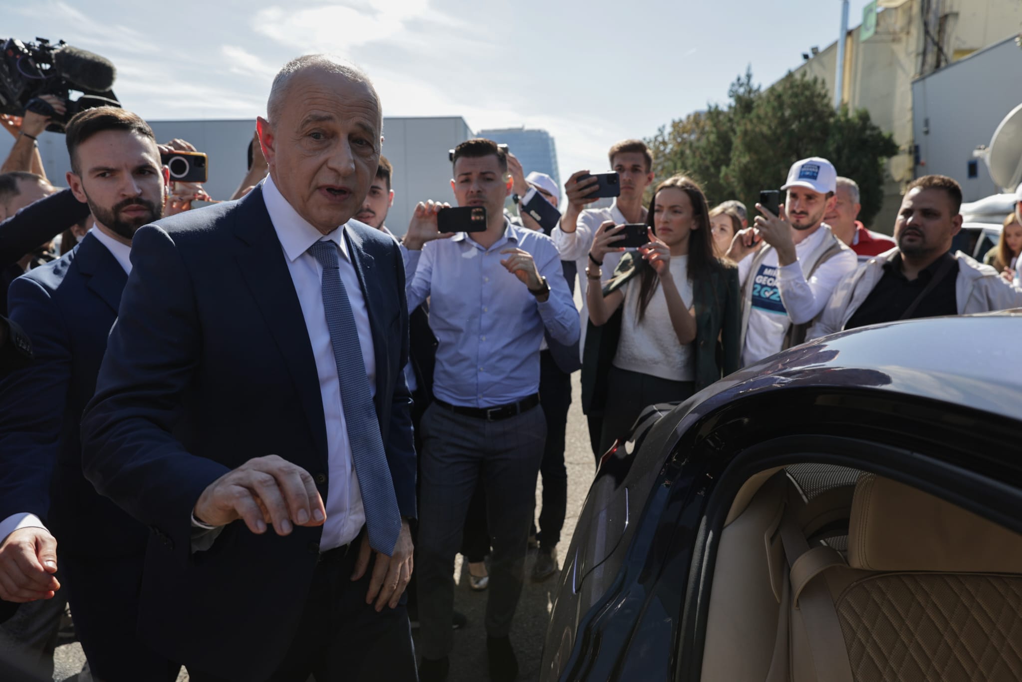 Mircea Geoană și-a depus candidatura la prezidențiale: „Nu vreau să mă plimb sau să dorm”. A promis că va face publice cheltuielile Administrației Prezidențiale