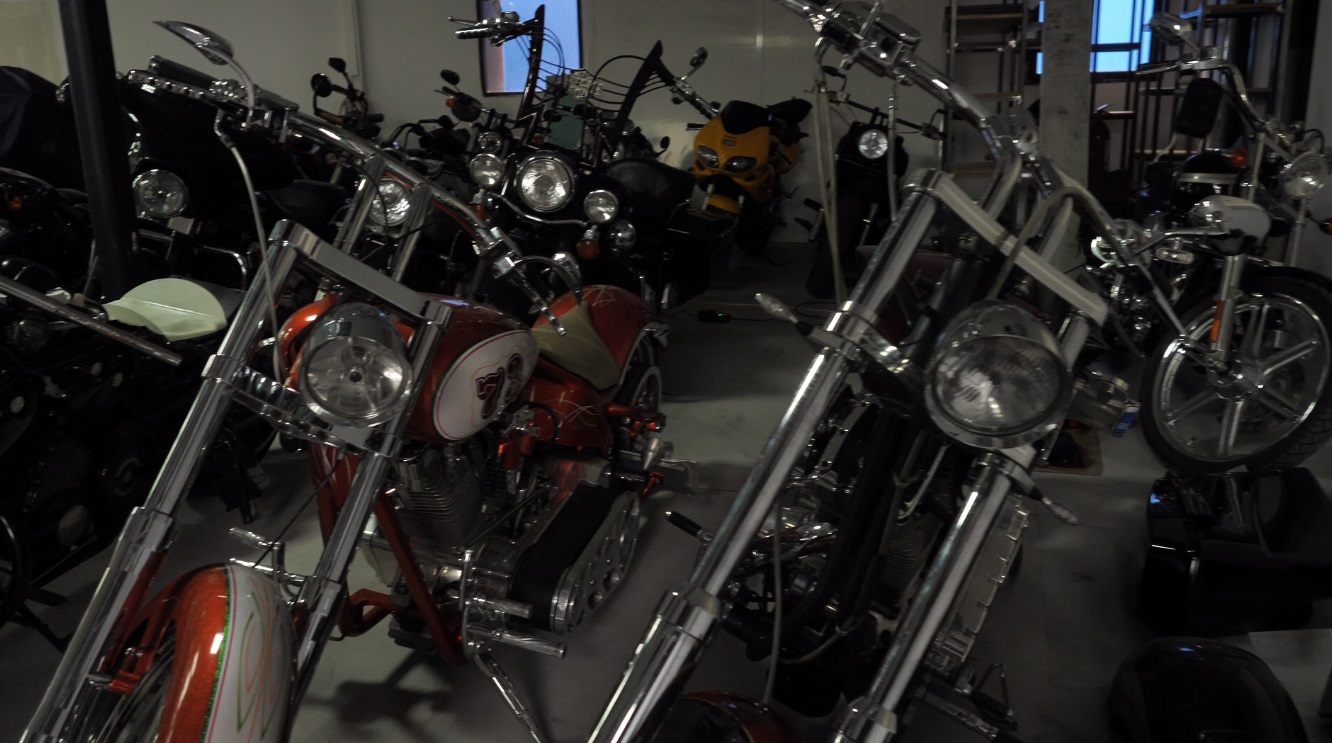 VIDEO / Românii care tunează motociclete la preț de apartament de lux. Bijuteriile pe două roți prind și 260 de kilometri pe oră