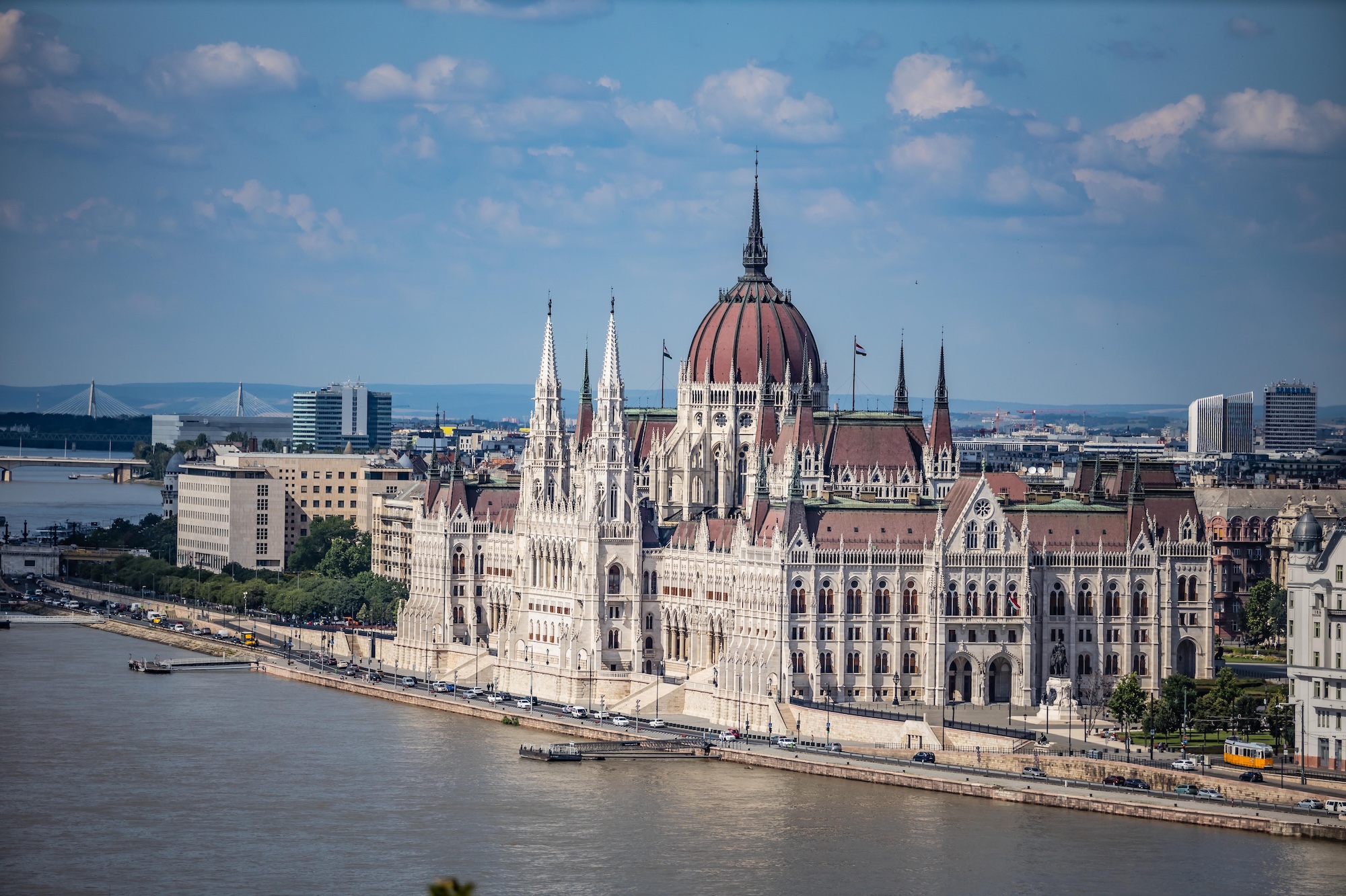 Câți români au vizitat Ungaria anul trecut. Creștere semnificativă față de 2024