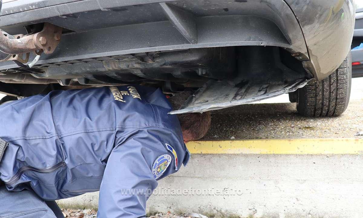Un șofer bulgar a fost prins cu peste 1.000 de pachete de țigări ascunse în mașină, la Calafat. Unde le-au găsit polițiștii