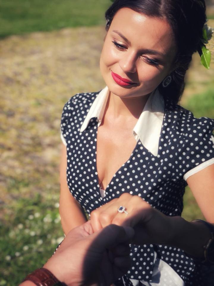 Ana Maria Georgescu s-a căsătorit. Imagini superbe cu interpreta celebrei melodii "Ochii tăi" și alesul inimii ei | FOTO