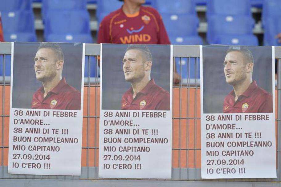 Legenda vie a Romei: Francesco Totti - 21 de ani sub culorile giallorosso!