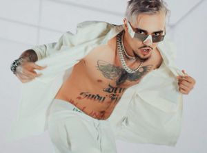 Jianu, un rapper român, a fost prins în flagrant într-un taxi din București și a recunoscut imediat