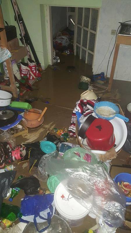 Dezastru în țară din cauza furtunilor! Zeci de oameni evacuați din calea apelor