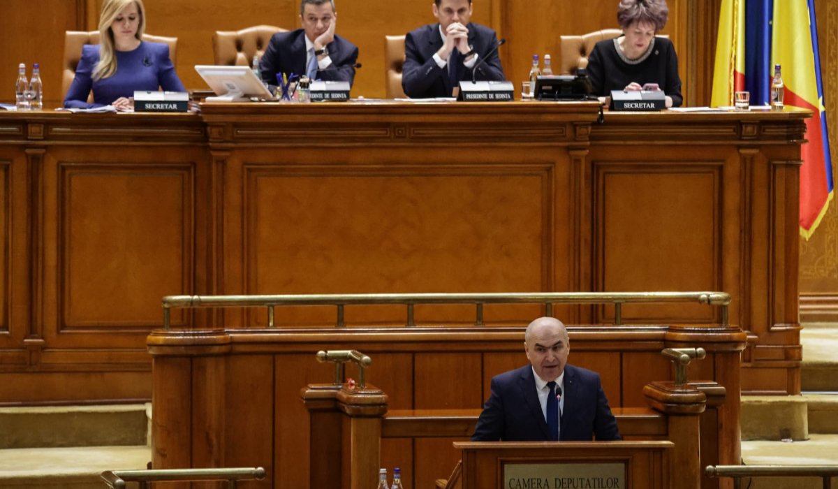 Ce le-a spus Ilie Bolojan parlamentarilor, înainte de votul pentru moțiunea de cenzură depusă de PSD și AUR: „Această moțiune este mincinoasă, cinică și artificială”
