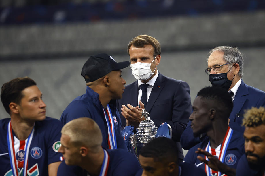VIDEO | PSG a cucerit Cupa Franţei, în fața a 5.000 de spectatori. Președintele Emmanuel Macron i-a felicitat pe protagoniști