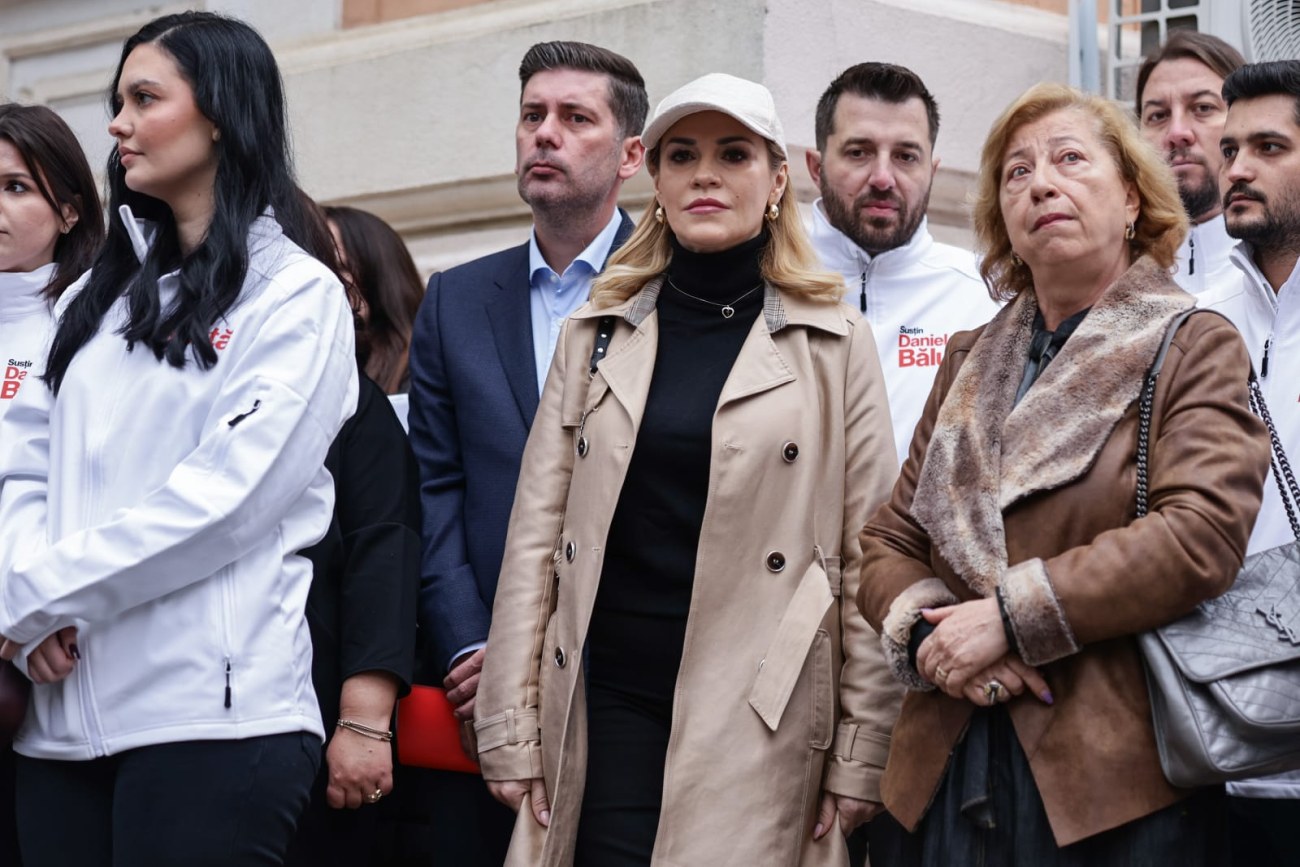 Daniel Băluţă şi-a depus candidatura la Primăria București fără Grindeanu. A venit cu Manda, Firea, Manole și Costoiu. De ce a lipsit șeful PSD