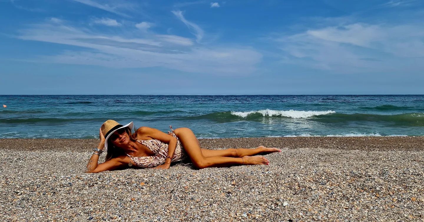 Anca Țurcașiu, corp de zeiță la 53 de ani. Artista s-a fotografiat în costum de baie: „Revăd o imagine din Miss Litoral”