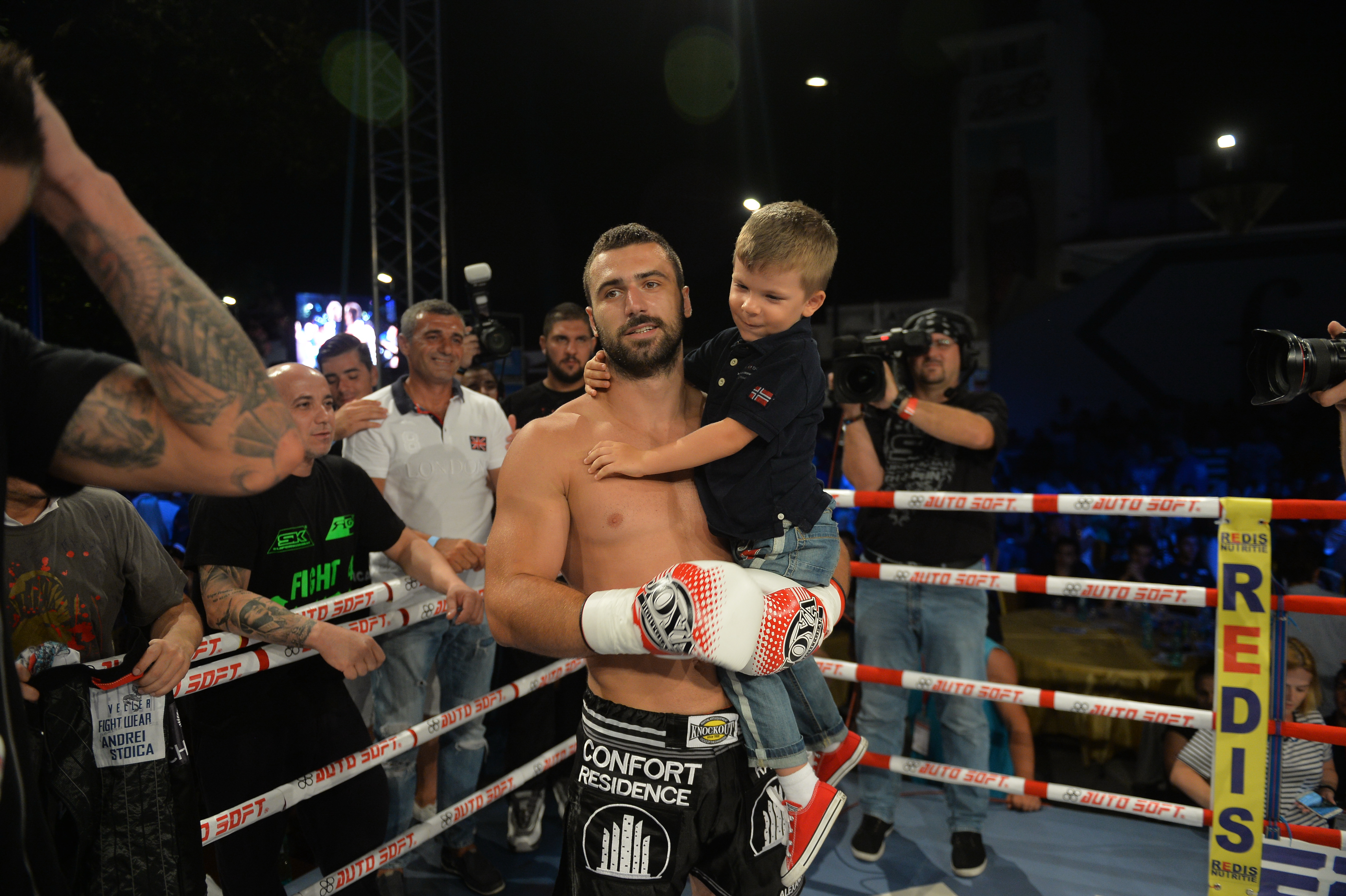 Andrei Stoica îşi păstrează centura de campion mondial / GALERIE FOTO&VIDEO