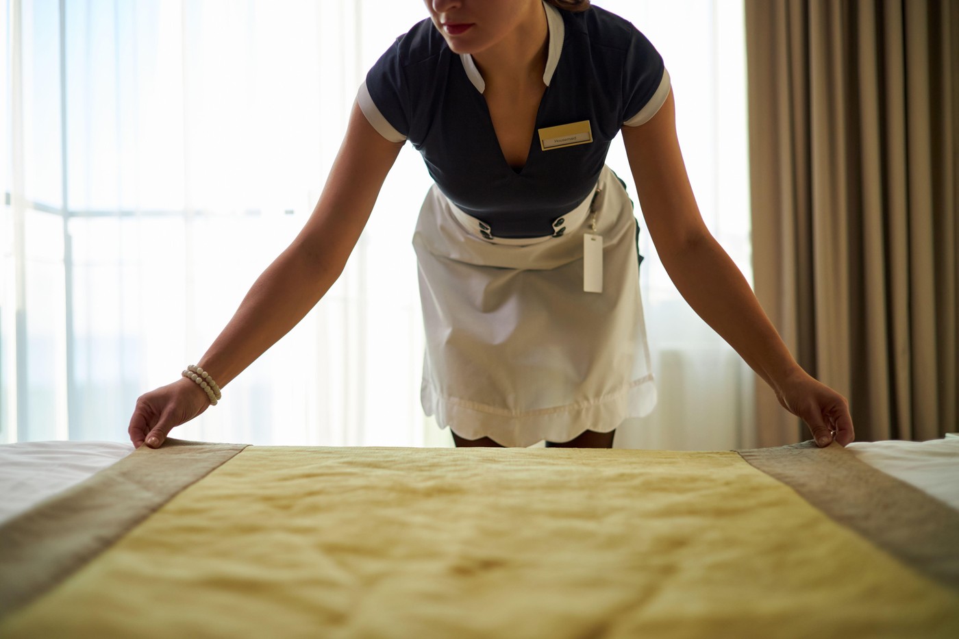 ŽIVOT IZ SNOVA ILI IPAK NE? Mladi par živi po hotelima, sve im je besplatno, ali zbog ovoga im fali pravi dom