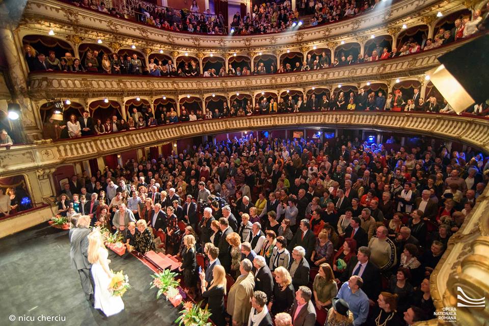 Doamnelor, castraveţi de la Florin Piersic! Maestrul a făcut show la aniversarea de 80 de ani! GALERIE FOTO
