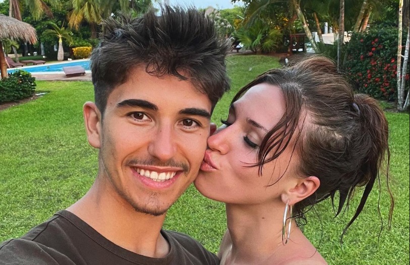 Sebastian Dobrincu s-a împăcat cu Ioana Ignat, după despărțirea de Otniela Sandu. Gestul lui față de cântăreață arată că formează din nou un cuplu