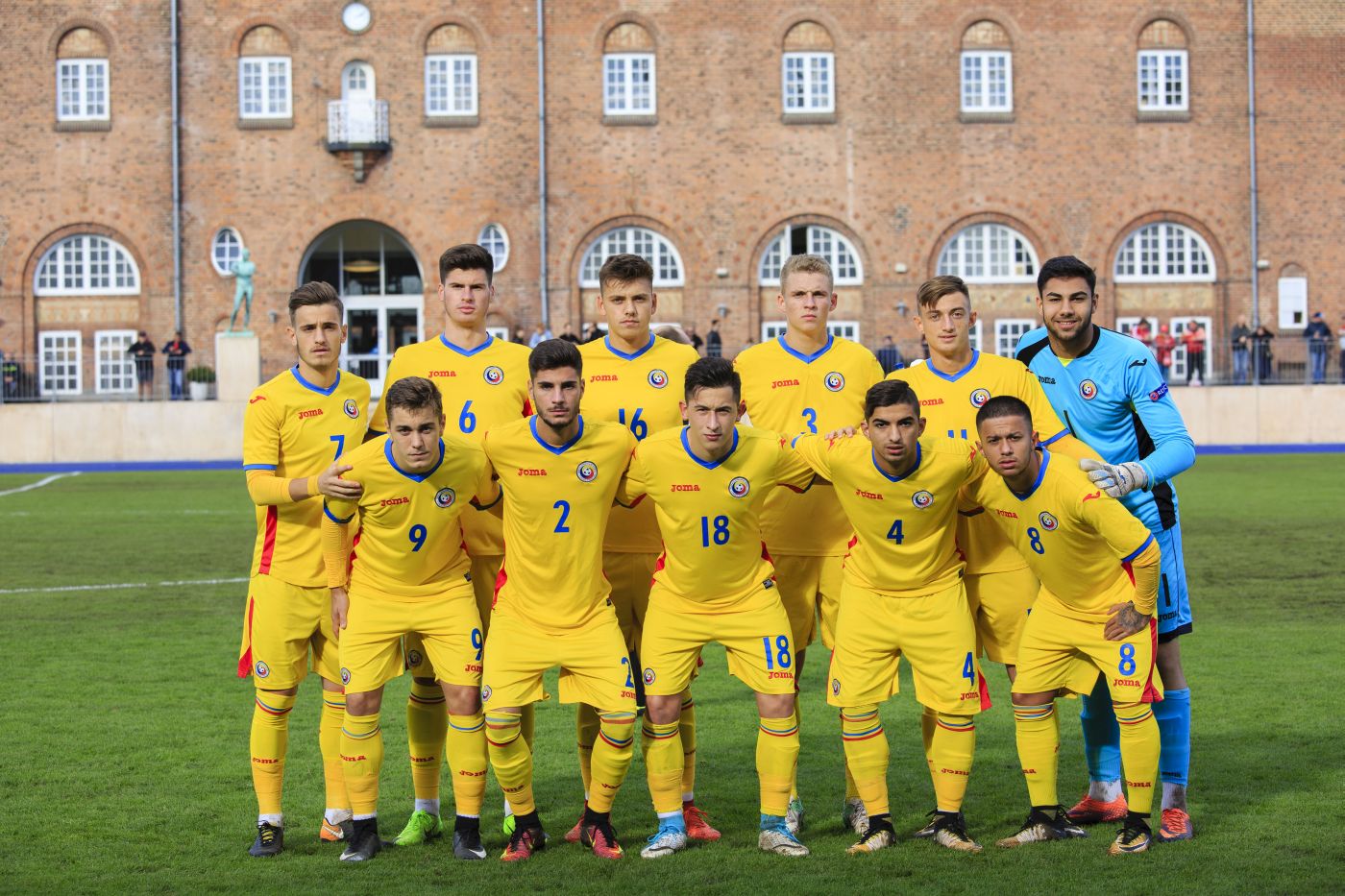 UPDATE | EXCLUSIV. Băutură și golănie la naționala U19 de fotbal a României, la turneul din Grecia. Vedeta Vlad Dragomir, de la Arsenal, l-a bruscat pe Gheorghiță Geolgău. Reacțiile celor implicați