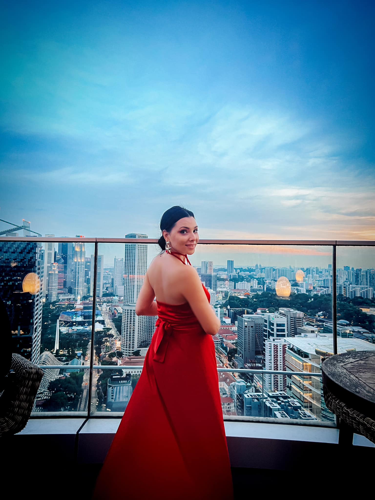 Ce a descoperit Corina Caragea în Singapore, unde s-a cazat într-o „debara”: „Te costă foarte scump dacă te conectezi la rețeaua cuiva de internet”