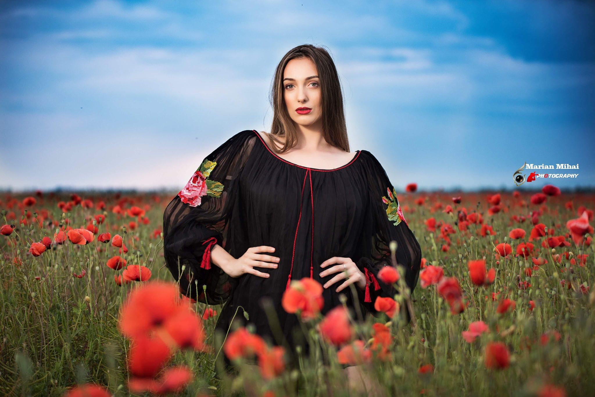 REPORTAJ/ Bianca Banu răstoarnă mitul tocilarului. Ar putea fi un model de succes, dar a ales să studieze la Sorbona