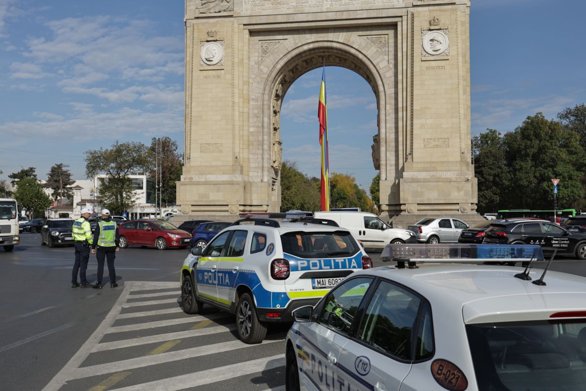 Șofer urmărit de polițiști, în București, și adus înapoi la locul unde i-au făcut semn să oprească: „Am crezut că mi-ați zis să merg mai departe”