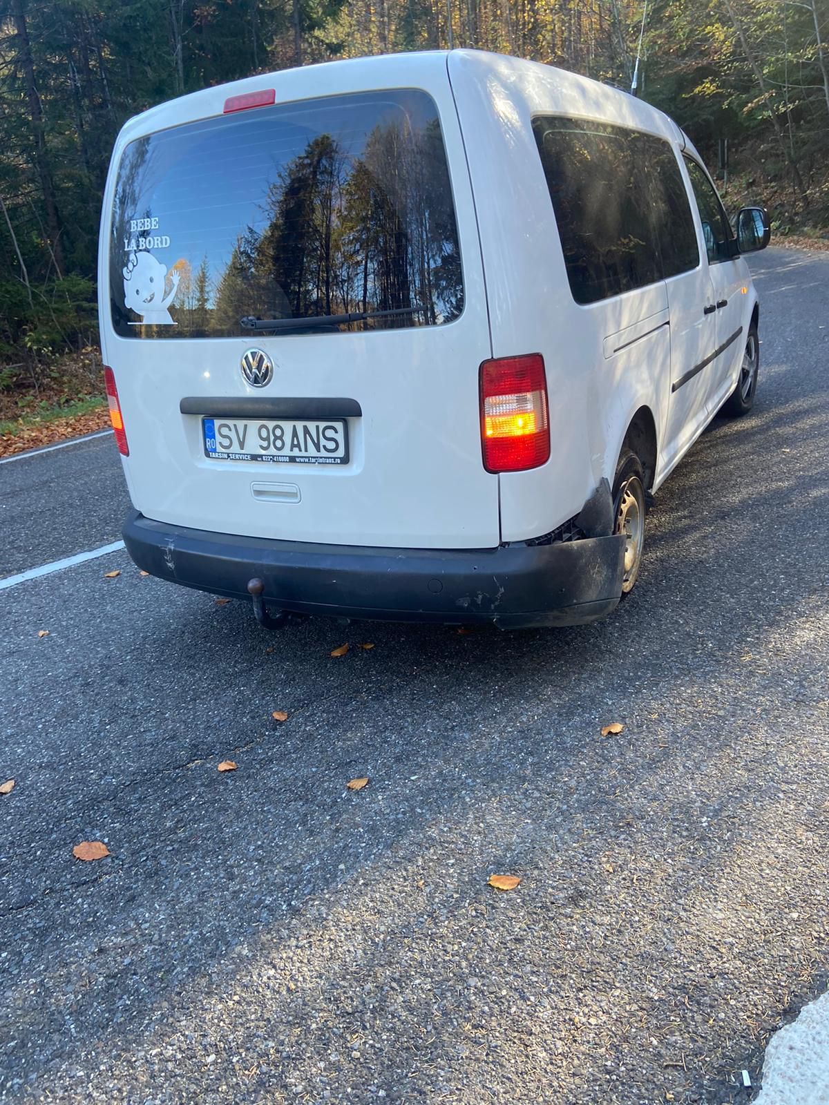 Un sucevean băut a furat o mașină și a condus fără permis. Poliția a tras focuri de armă în cauciucuri ca să îl oprească | VIDEO