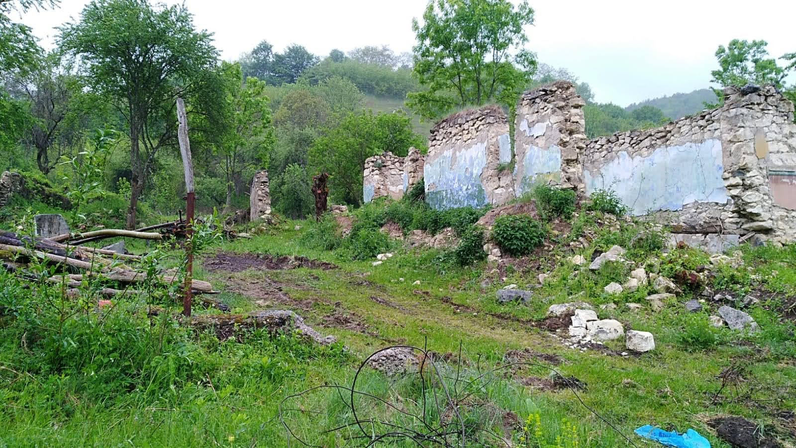 REPORTAJ. Problemele unui antreprenor întors acasă: „Cei de la ISU m-au întrebat: «Dar plan de evacuare cădere meteoriți aveţi?» Glumeau sau nu?”