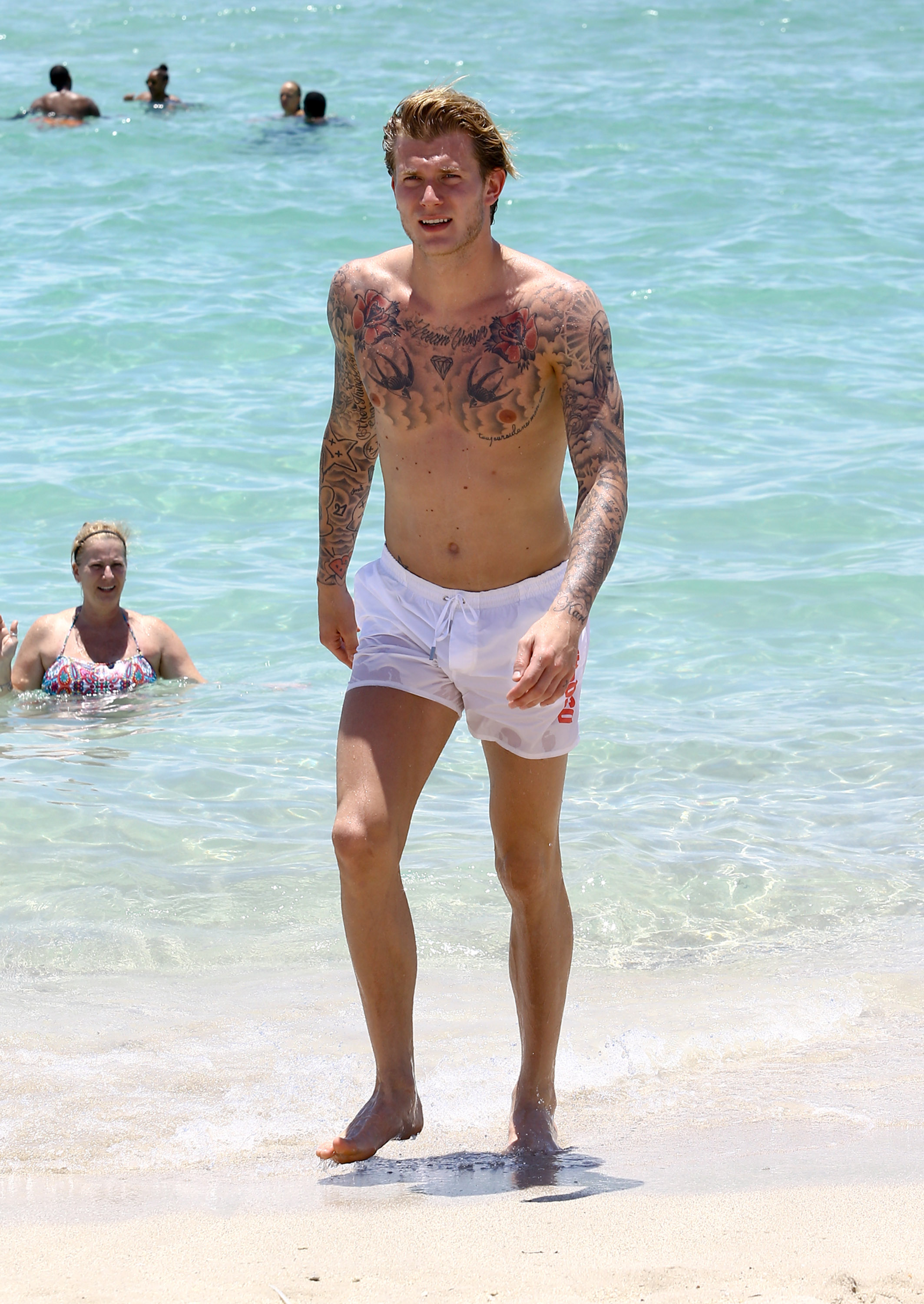 Cine este Loris Karius. Are 19 tatuaje, o iubită superbă și se fălește cu prietenia lui Justin Bieber | GALERIE FOTO