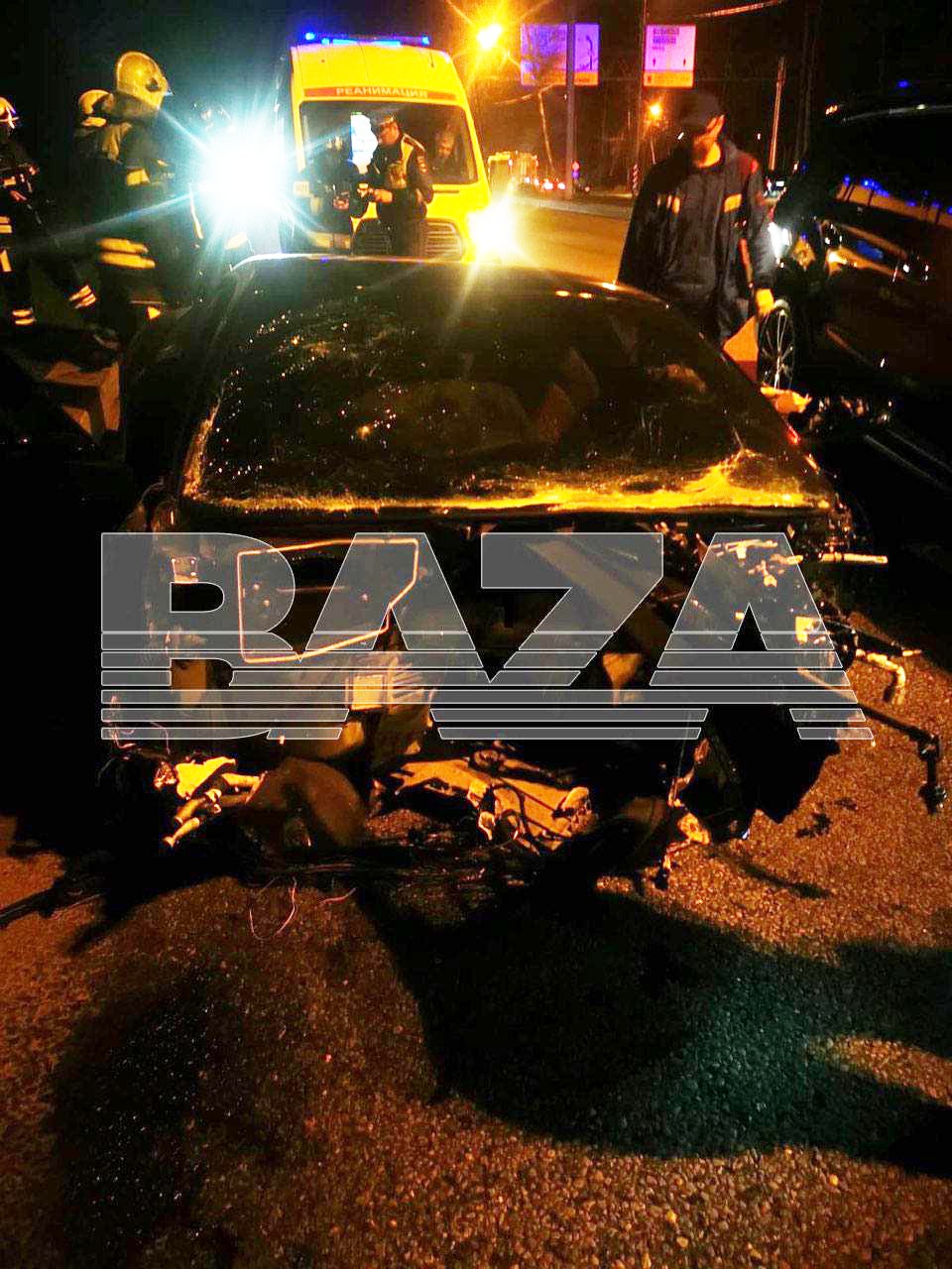 O rusoaică a scăpat nevătămată dintr-un Ferrari neînmatriculat făcut praf pe un bulevard din Moscova. Motorul, găsit la 30 de metri de mașină