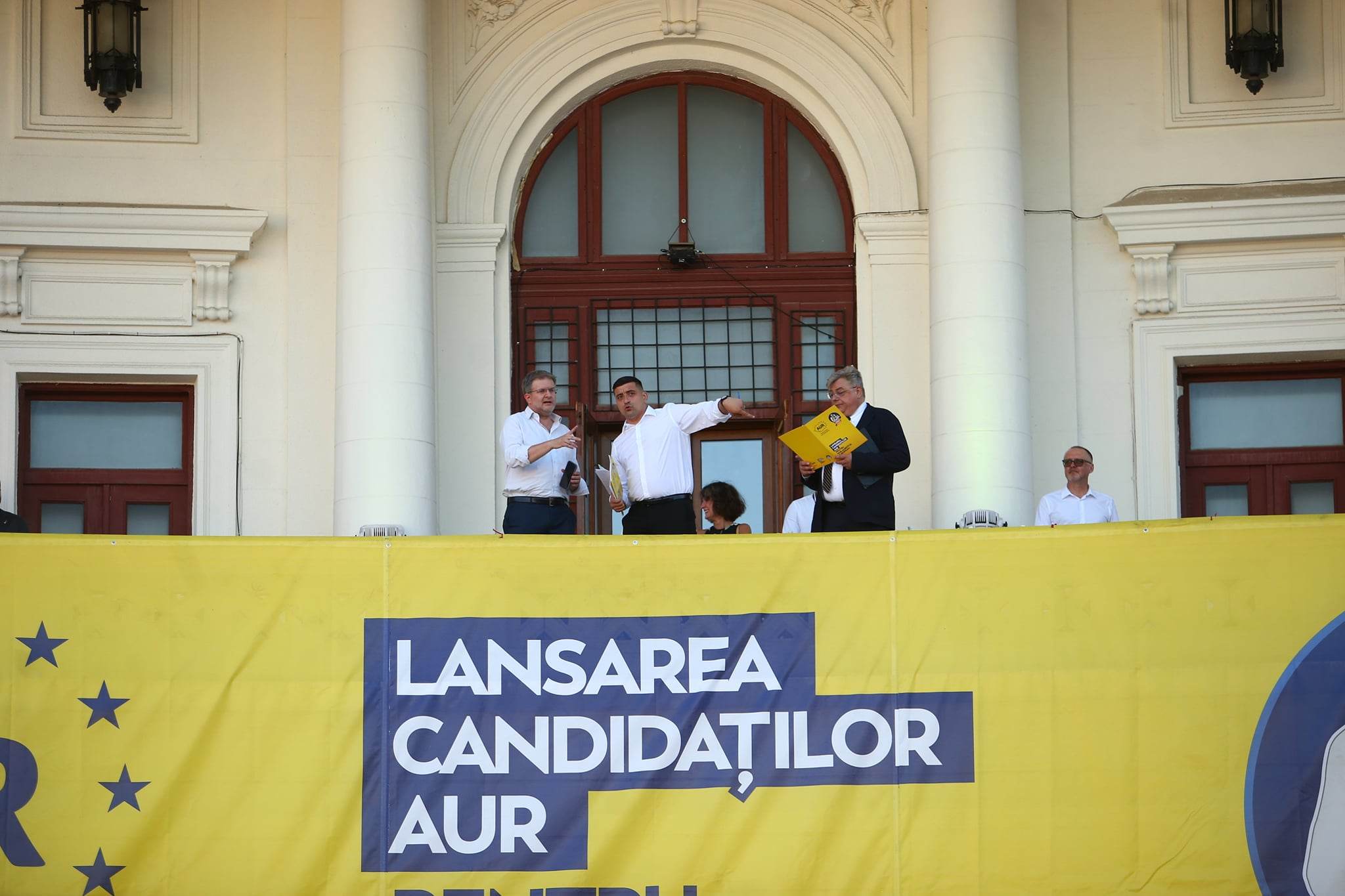 AUR și-a lansat candidații la europarlamentare în fața a mii de susținători. Simion: Dacă Viktor Orban își face temele, s-ar putea să-l vrem în proiectul nostru european