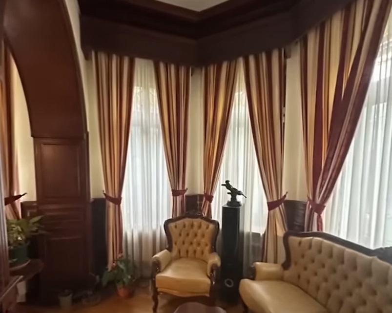 Restaurantul din curtea casei lui Silviu Prigoană. Omul de afaceri l-a făcut special pentru copiii lui și doar familia are acces acolo