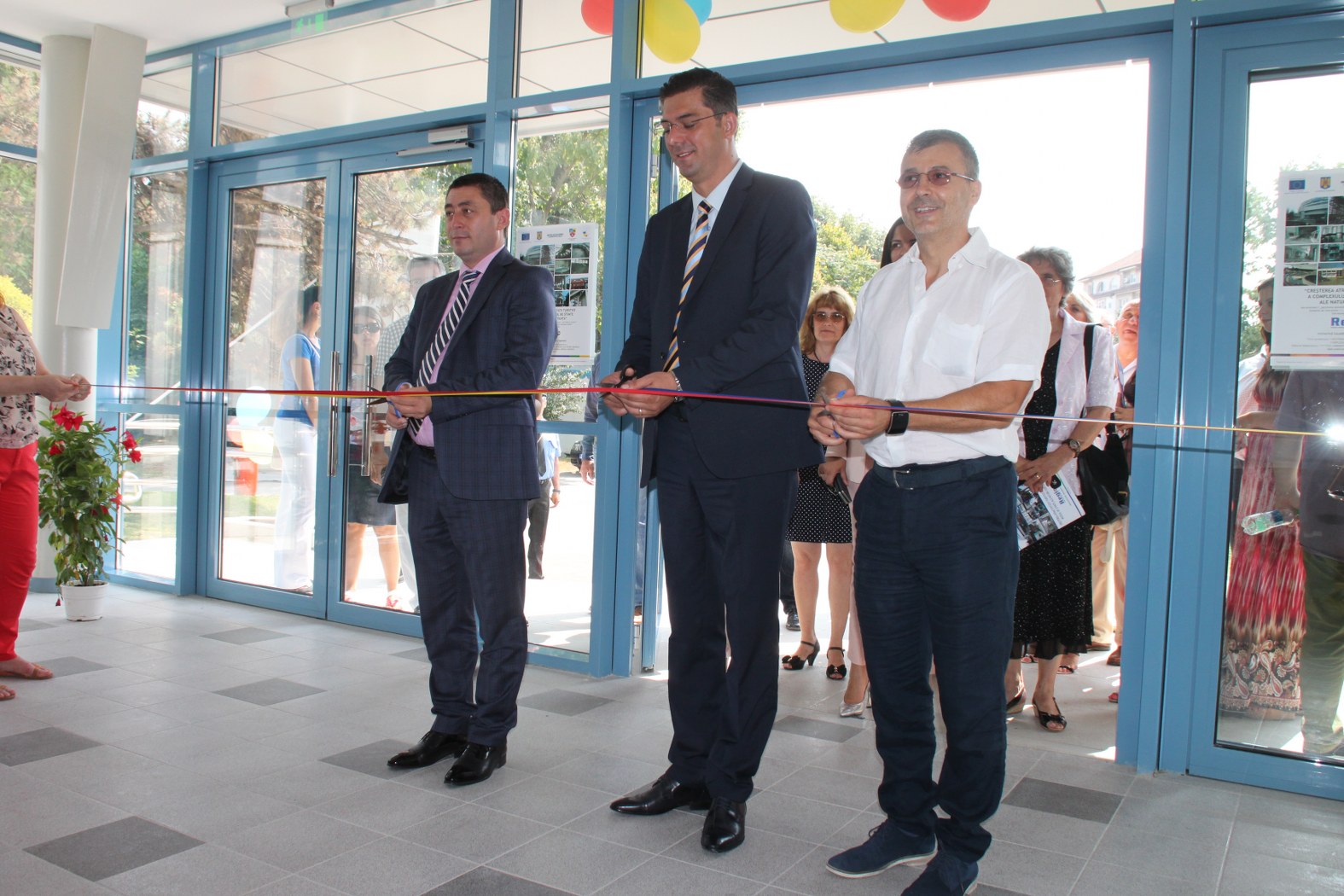 S-a deschis oficial noul Delfinariu din Constanța! Ni-Ni și Chen-Chen încep reprezentațiile în aer liber