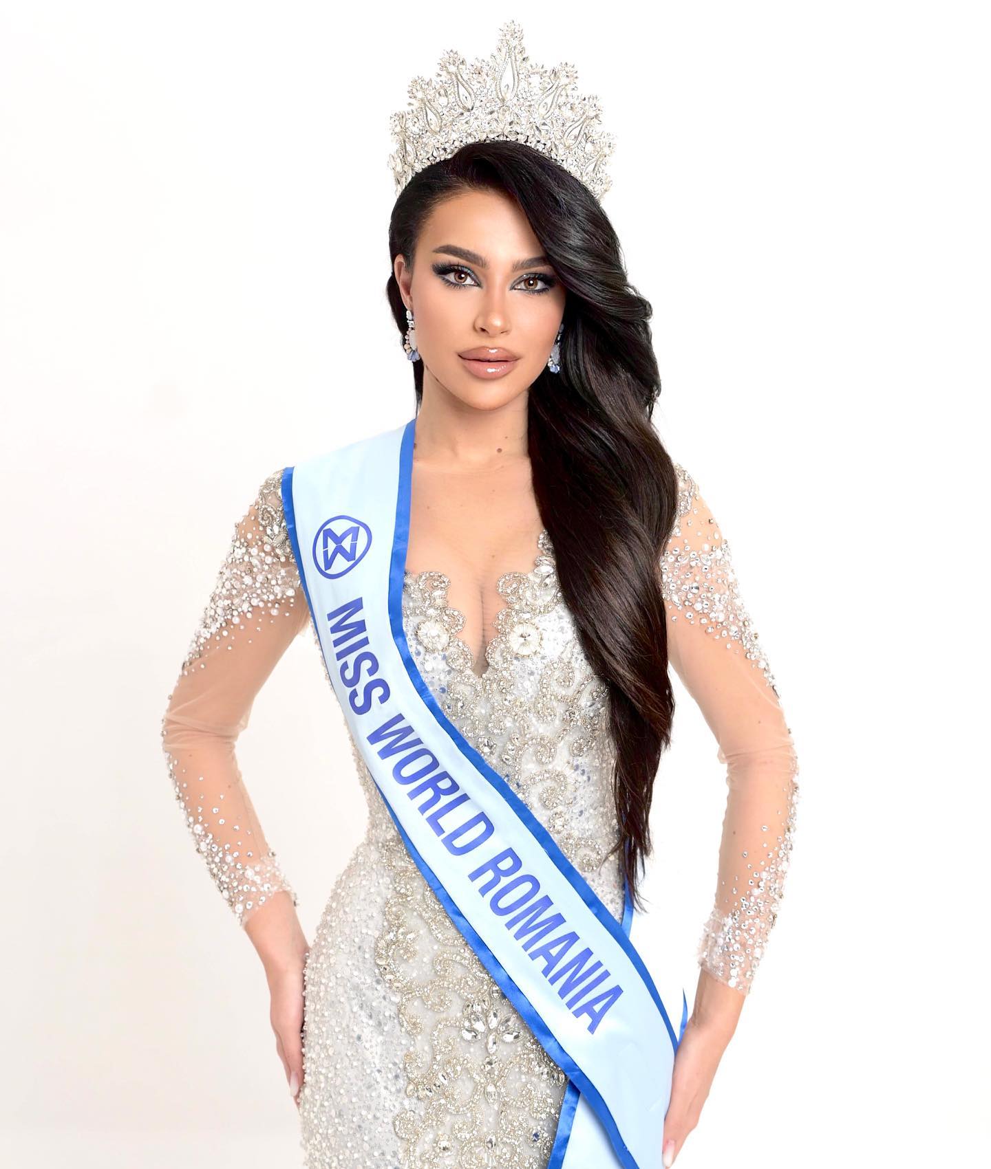Ada-Maria Ileana, reprezentanta României la Miss World 2024, prima reacție după ce a pierdut titlul: „Plec cu inima plină de bucurie”. Iulia Vântur a susținut-o în India