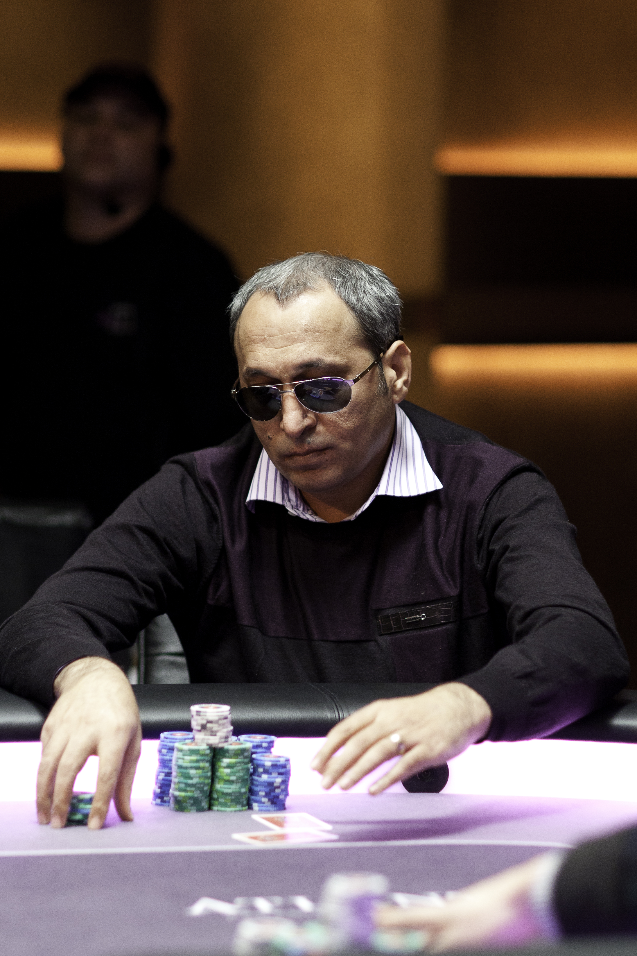 Ce s-a ales de omul care l-a învățat poker pe Pițurcă și ce s-a întâmplat după ce a câștigat un premiu de 1.350.000 $. ^Fratele lui făcea parte din gruparea Tarzan, care trafica prostituate, și e la pușcărie! Povești cu Piți de la jocurile de noroc
