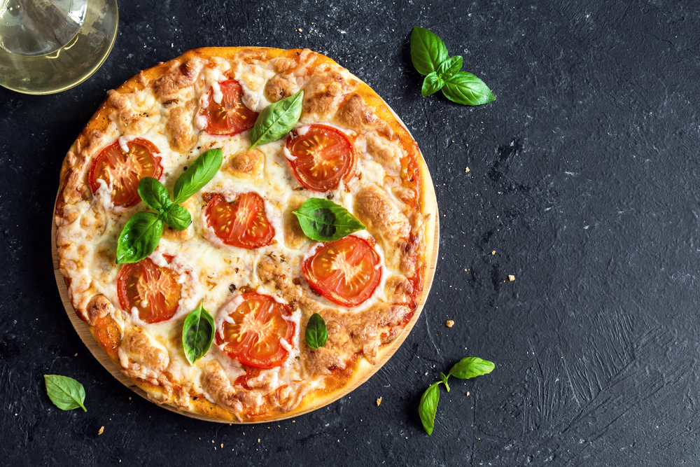 Rețete pizza - cum faci acasă blat pentru pizza, dar și cele mai bune rețete de topping-uri