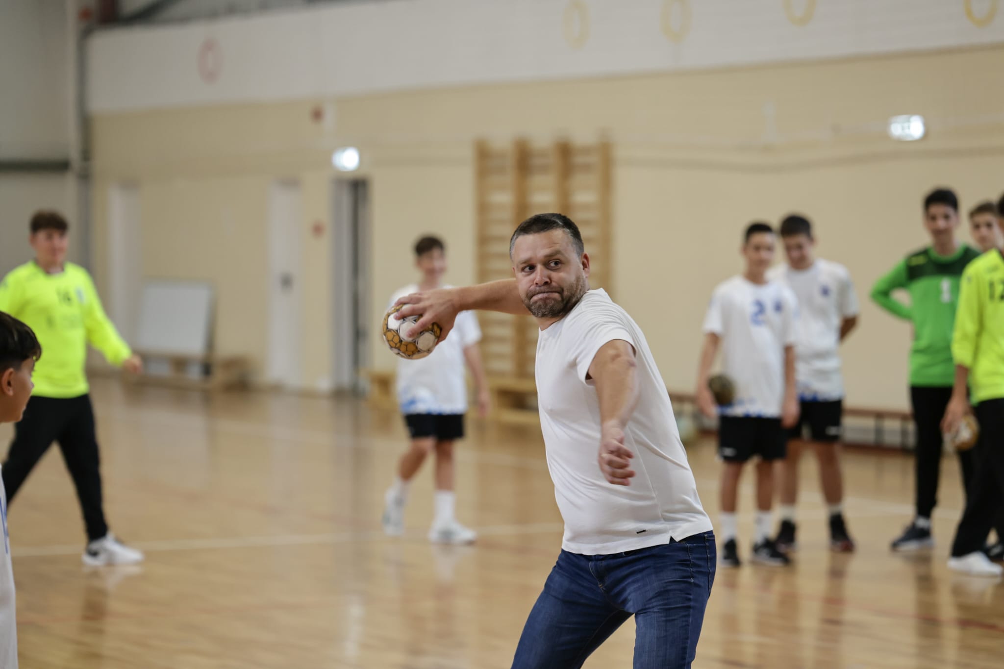 Școala 164 din București a inaugurat cea mai mare bază sportivă, care îi poartă numele campioanei Cristina Neagu