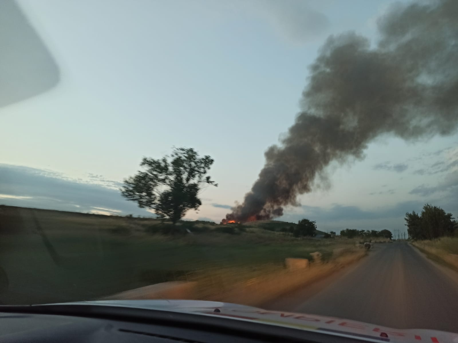 Incendiu la groapa de gunoi din Arad. Mesaj Ro-Alert emis de ISU
