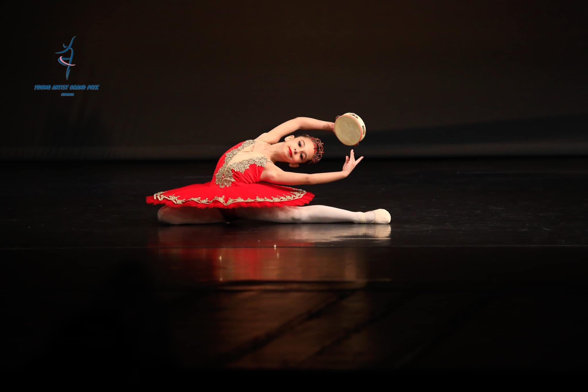 Povestea Antoniei Ursu, micuța balerină de 11 ani, calificată în finala Youth America Grand Prix din Texas. „În momentul în care încep să dansez, orice durere, orice gând sau emoție dispar, iar eu rămân doar cu muzica”
