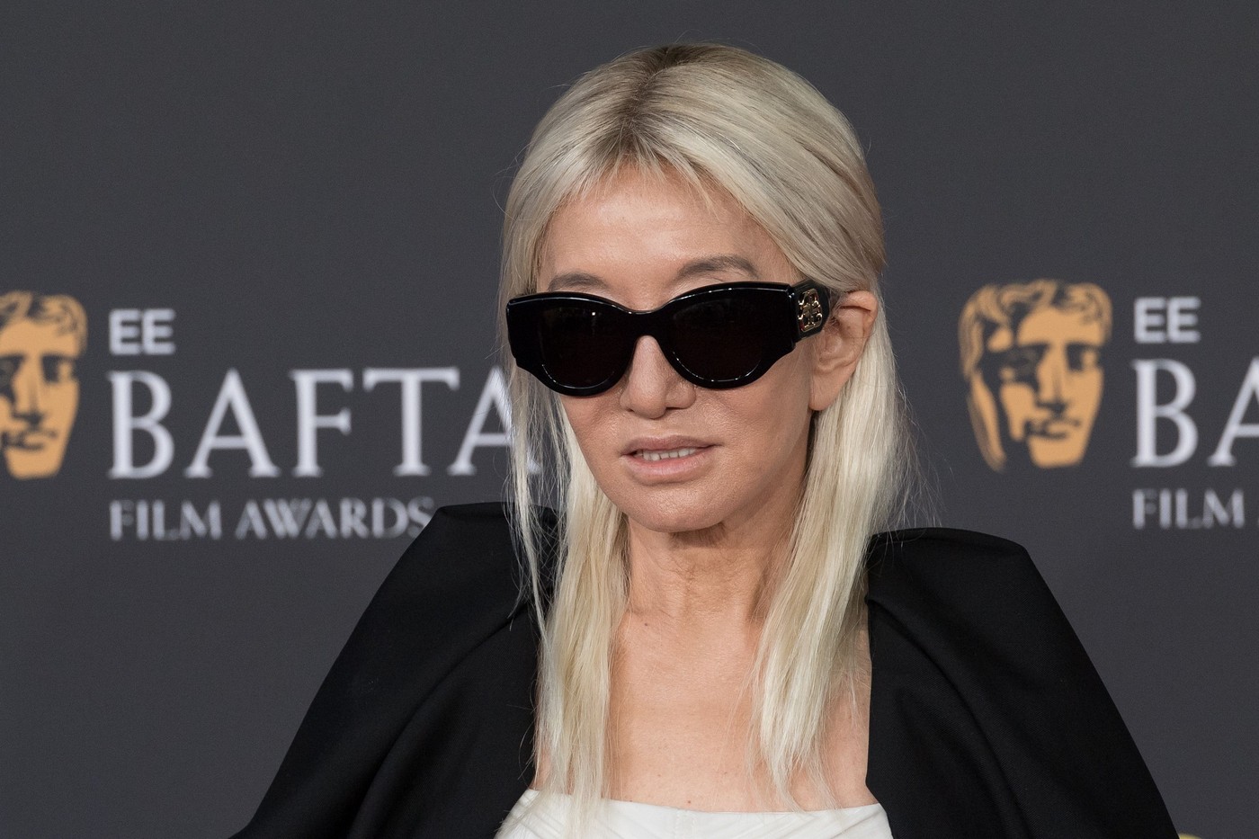 Cum a apărut Vera Wang, creatoarea de modă în vârstă de 76 de ani, la Premiile BAFTA 2026. A debutat cu un nou look