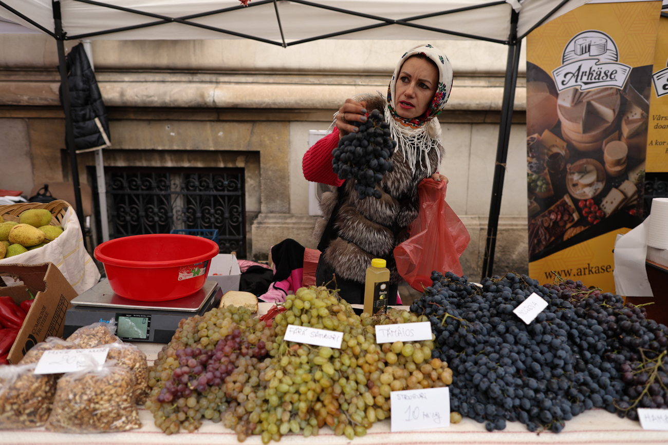 Spectacol culinar în curtea Ministerului Agriculturii. Am vizitat „Târgul de lăsatu’ secului” din București