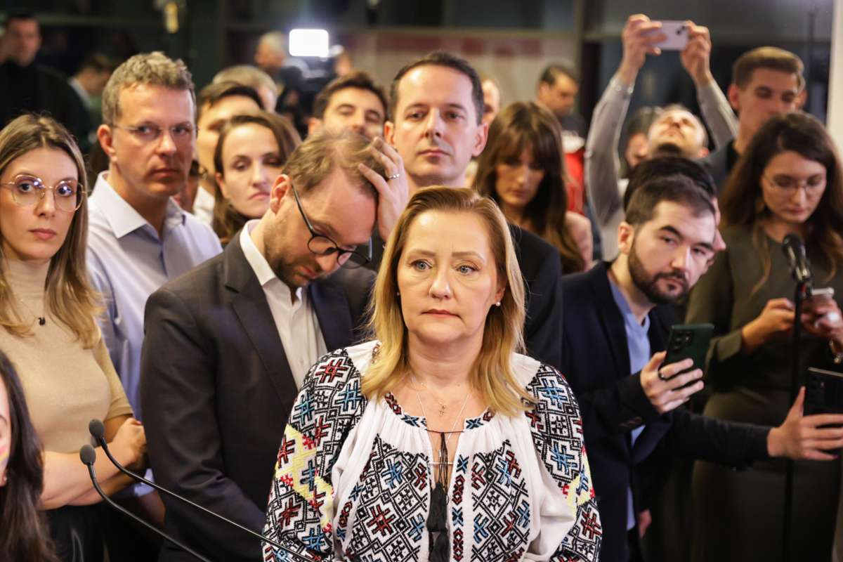 Elena Lasconi a vorbit despre frică în seara vorbelor mari și procentelor mici. Candidata USR, către jurnaliști: „Suntem într-un scenariu îngrozitor!”