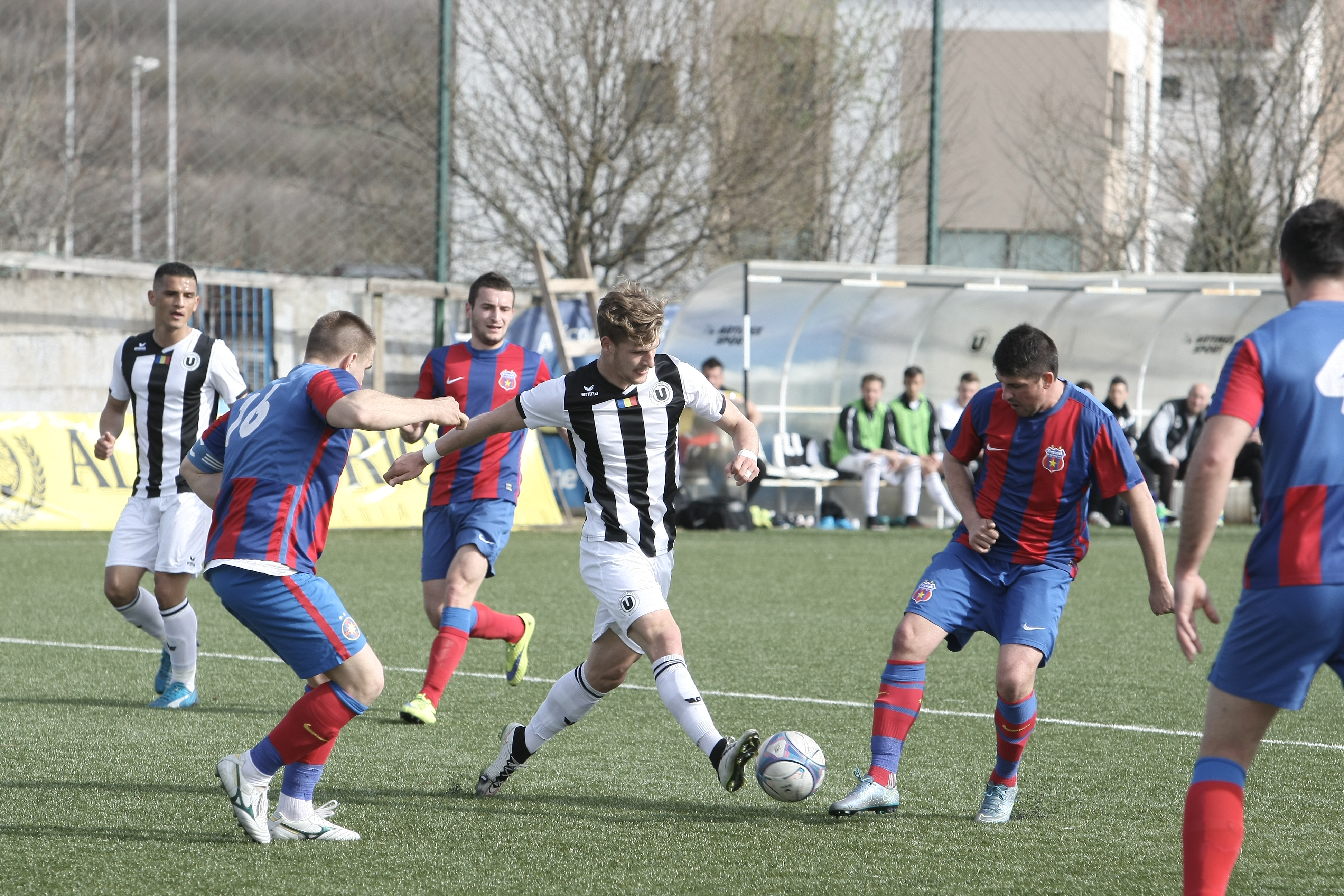 Șeful FRF, Răzvan Burleanu, a văzut cu ochii lui ce înseamnă spiritul U Cluj. ”Șepcile roșii” au făcut spectacol cu ”Steaua” | FOTO&VIDEO