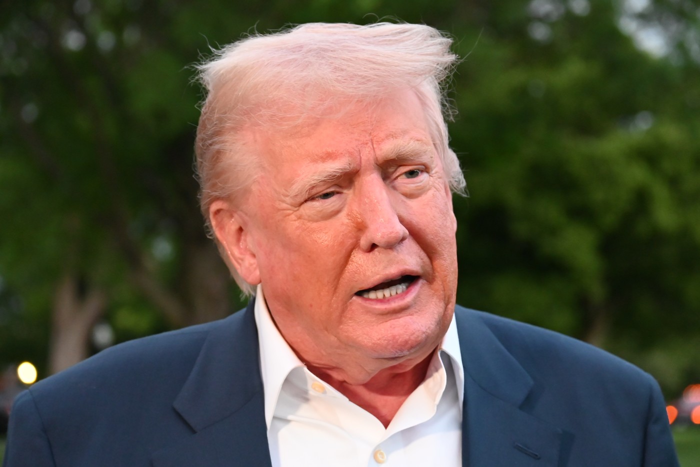 Donald Trump a râs public de un prieten supraponderal care ia Ozempic, medicamentul pentru pierderea în greutate: „E foarte bogat”