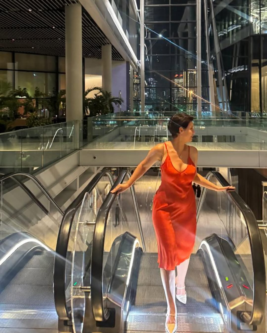Vedeta care-i sfătuiește pe români să-și cumpere locuințe în Dubai după ce a început războiul în Orientul Mijlociu: „Când cineva se sperie, aceea este oportunitatea altcuiva”