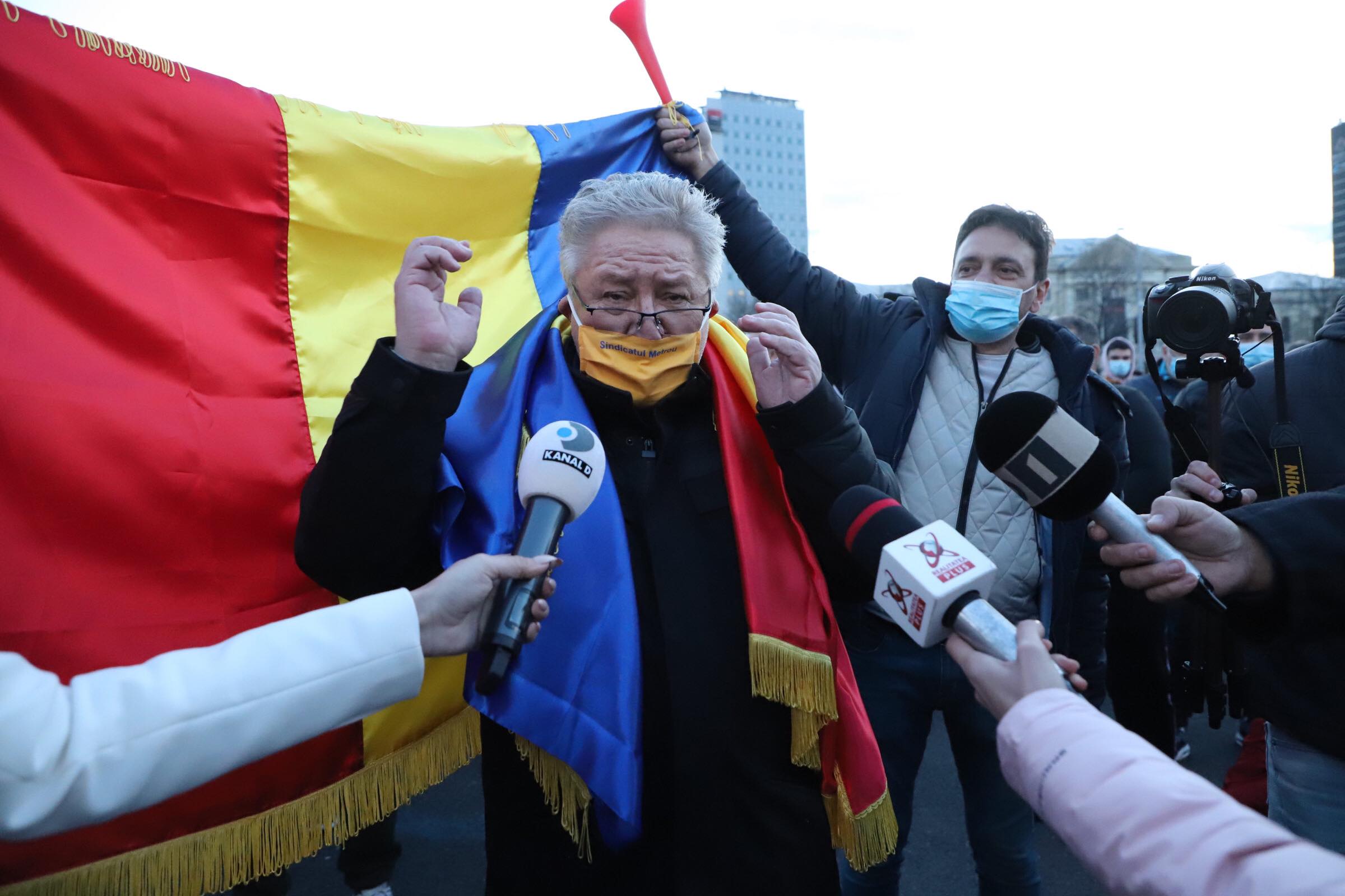 Protestul anti-restricții din Capitală, încheiat cu violențe și arestări. Manifestații și în alte orașe din țară
