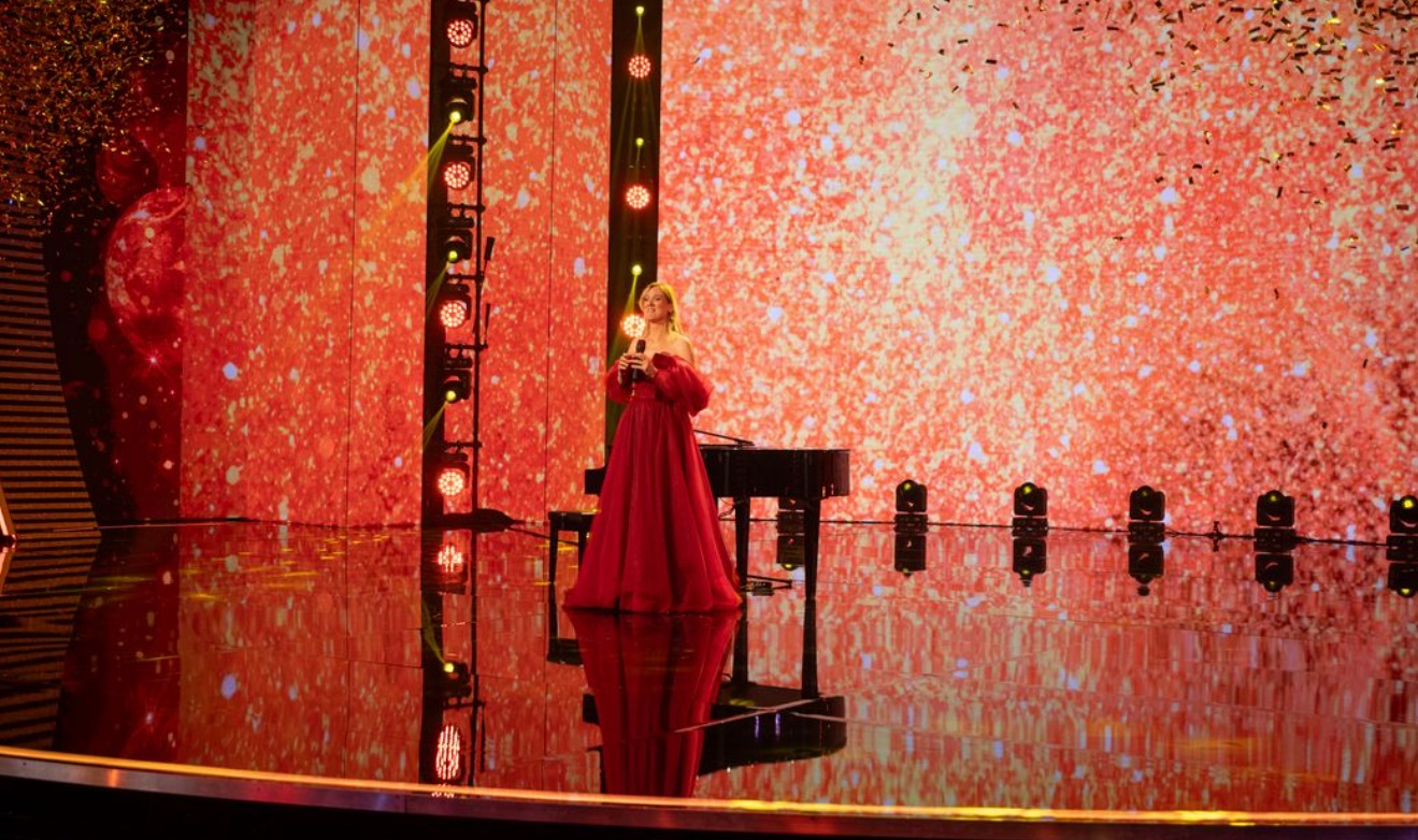 Cine e Violeta Botezatu, care a primit Golden Buzz la „Românii au talent” de la Andi Moisescu. Cântă la acordeon, la pian, la cobză, dar și operă