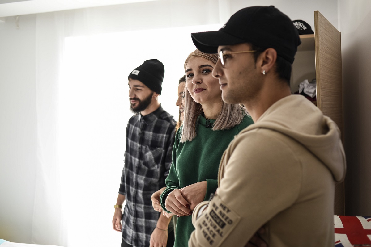 Concurenții au ajuns în casa ”X Factor”. Emoții mari pentru galele live | FOTO